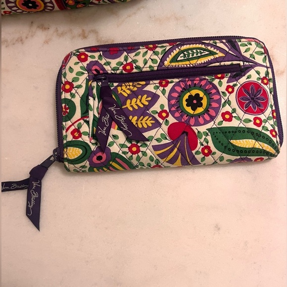 Vera Bradley Carson Floral Shoulder Bag Matching Wallet and Kiss Lock Coin Bag - Picture 14 of 15